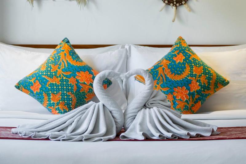 Perfect for Couples and Solo Travellers - image 14