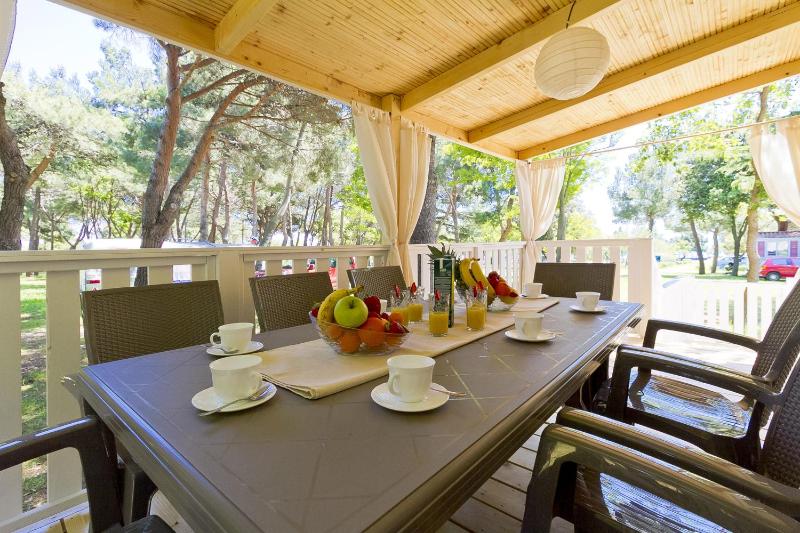 Comfort Three-Bedroom Mobile Home image 4