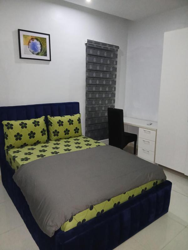 Stren Mulberry Apartment - image 2