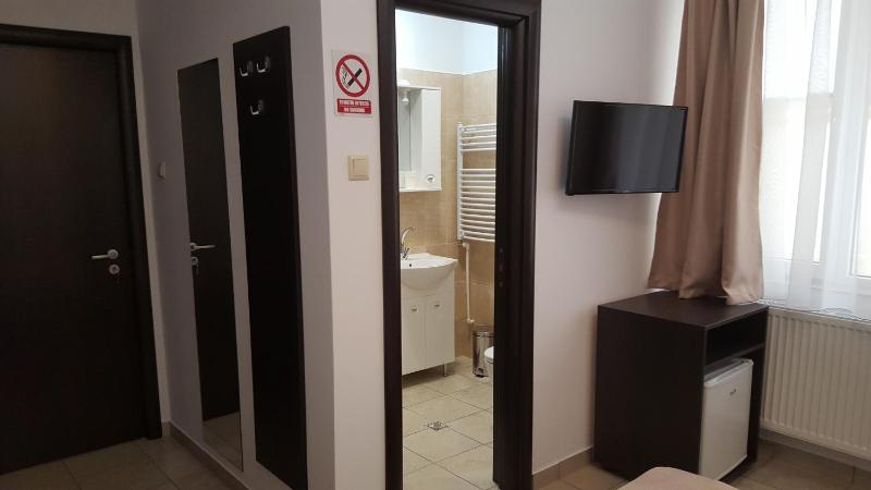 Double Room with Private Bathroom image 4
