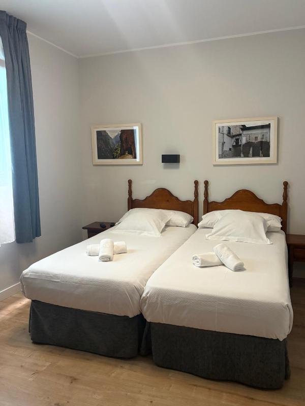 Double Room - Interior Facing image 2