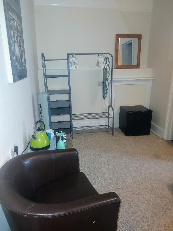 Double Room with Private Bathroom image 4