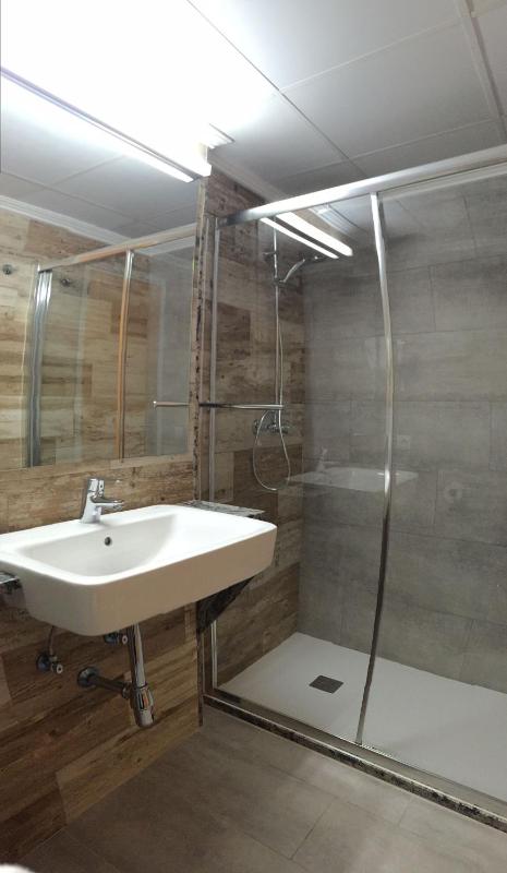 Superior One-Bedroom Apartment image 1