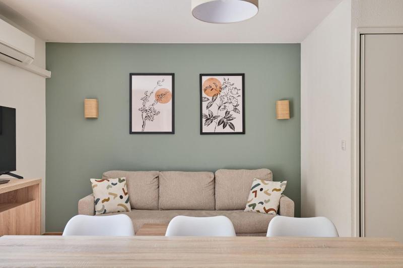 Three-Bedroom Apartment (8 Adults) image 1