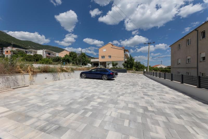 Luxury villa with a swimming pool Kastel Stari Kastela - 24431 - image 20