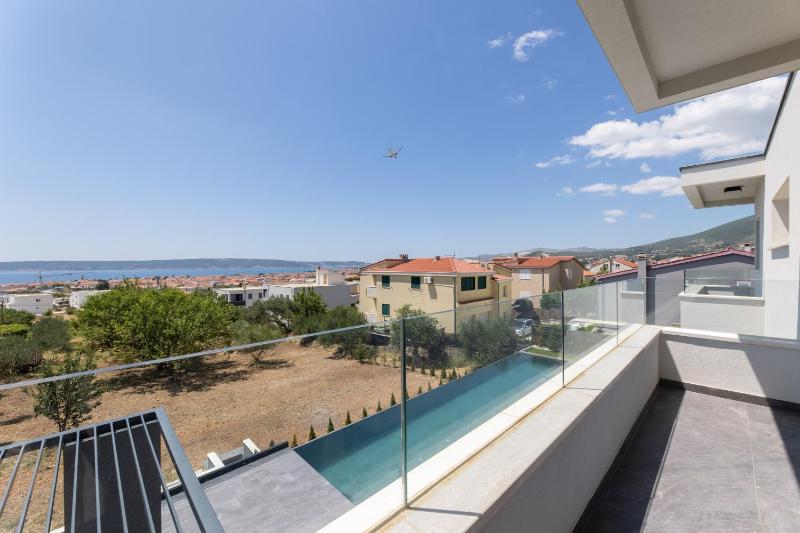 Luxury villa with a swimming pool Kastel Stari Kastela - 24431 - image 24