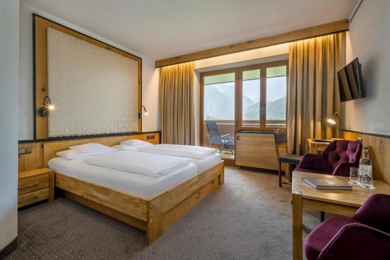 Economy Double Room image 4