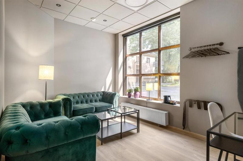 Family Room image 4