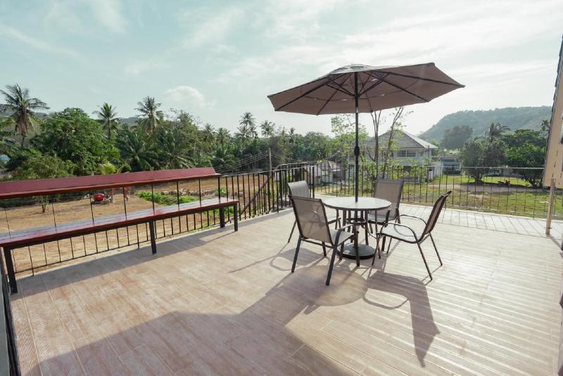Seashine Pool Villa - image 15