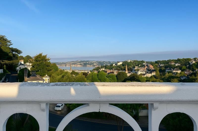 Nestee Serviced Apartments - Central Torquay - Pet Friendly - Harbour Views - image 32