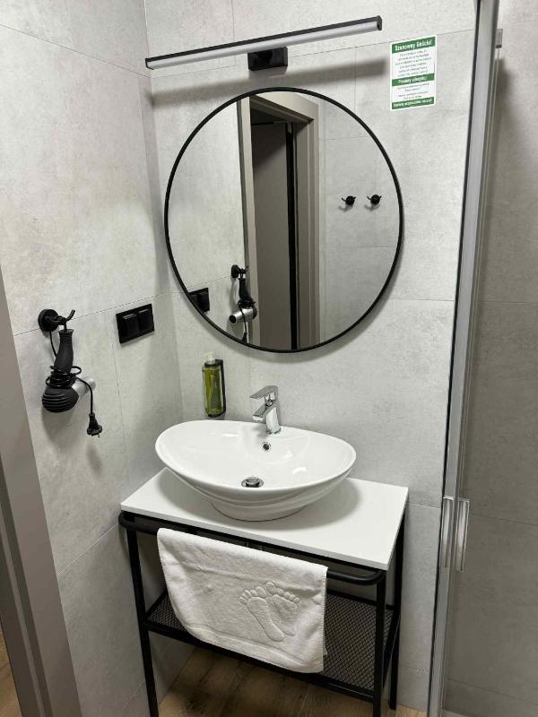 Triple Room with Balcony image 4