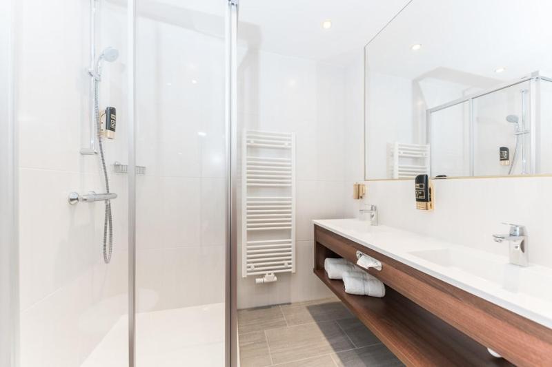One-Bedroom Suite image 1
