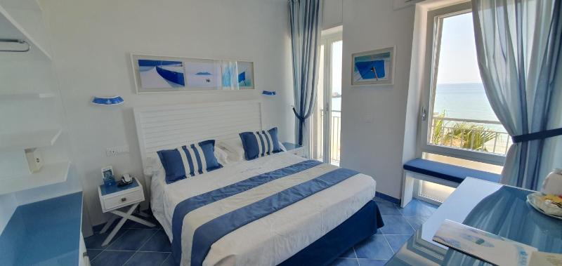 Double or Twin Room with Sea View image 2