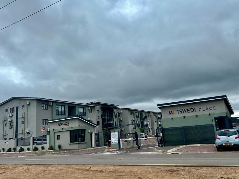 Lola Apartments B12 - image 3