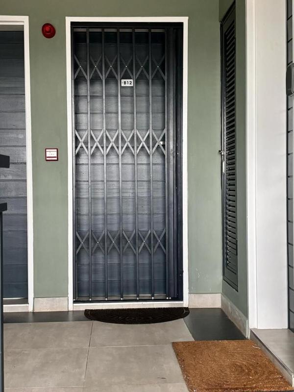 Lola Apartments B12 - image 2