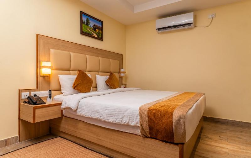 Deluxe Room image 2
