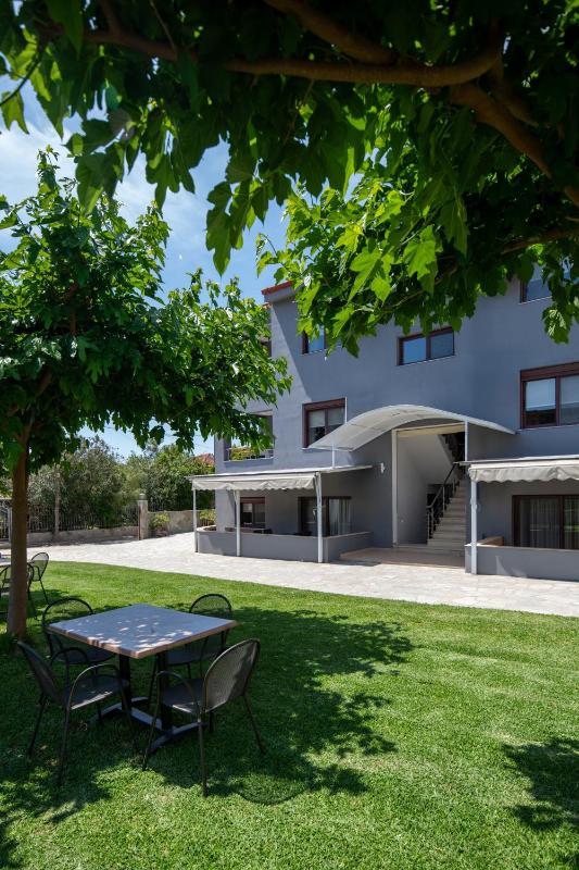 Deluxe Suite image 2