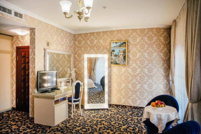 Romantic Suite image 3
