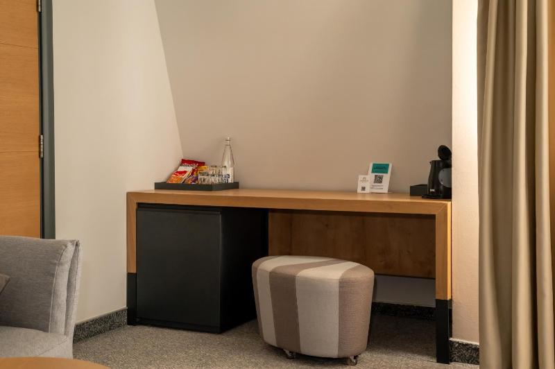 One-Bedroom Apartment image 3