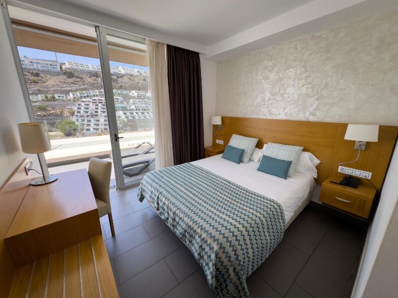 One-Bedroom Apartment image 4