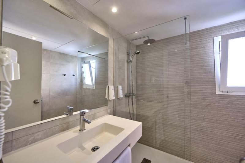 Family Two-Bedroom Apartment image 1