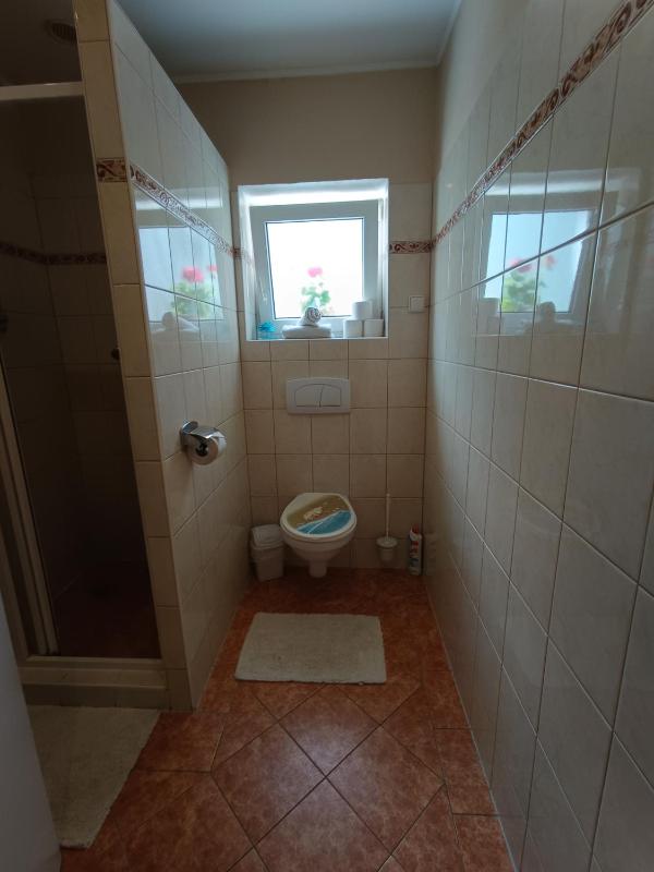 Standard Twin Room image 4