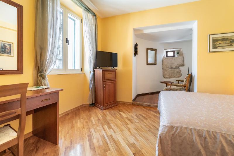Superior Double Room image 2