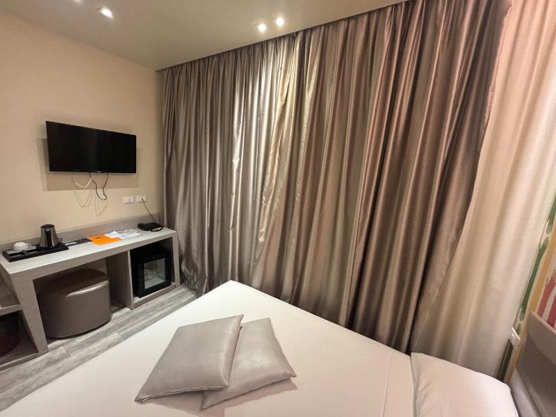 Single Room image 4