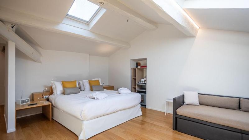 One-Bedroom Suite image 3