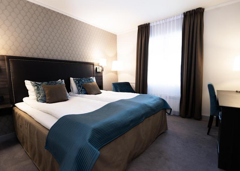 Double Room image 3