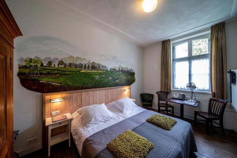 Budget Double Room image 3