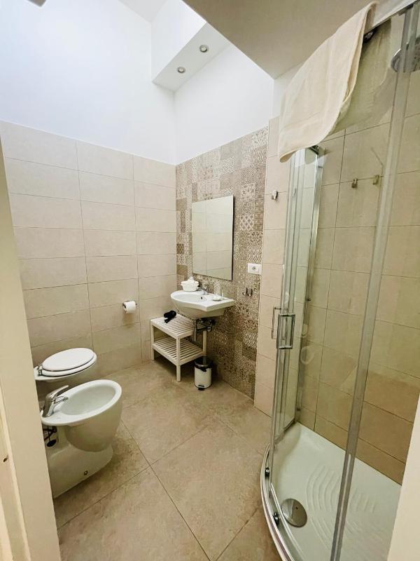 Queen Room with Sea View image 3