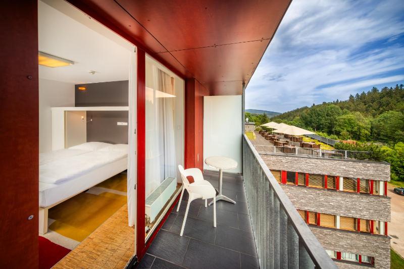 Superior Double Room with Balcony image 3