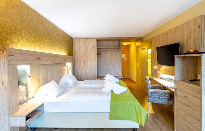 Triple Room with Mountain View image 1