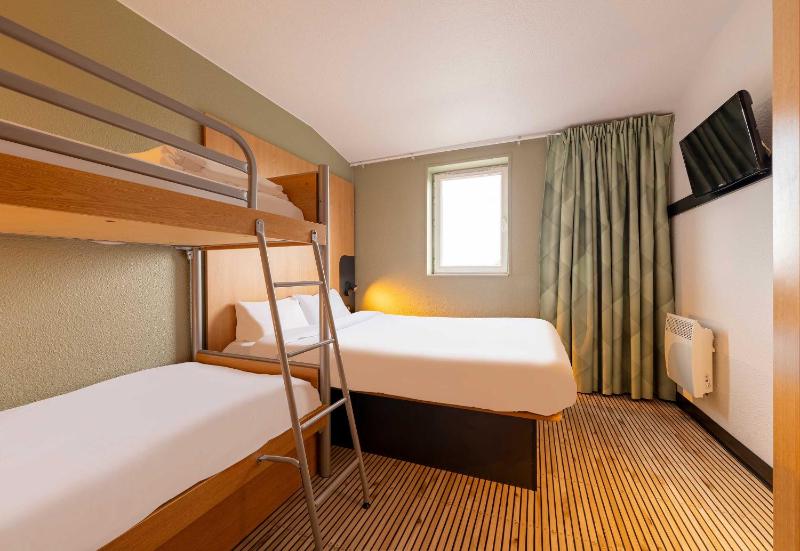 Quadruple Room image 1