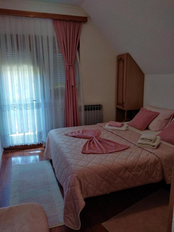 Double Room with Balcony image 4