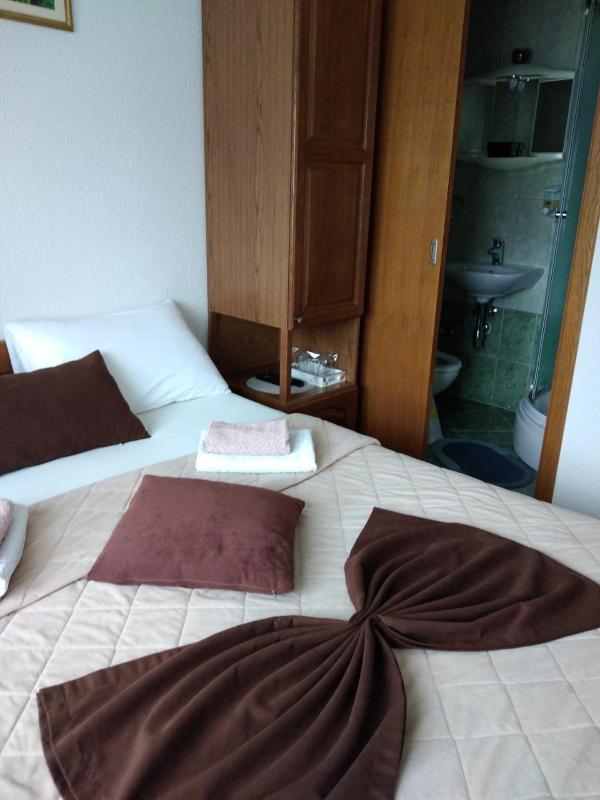 Deluxe Double Room image 3