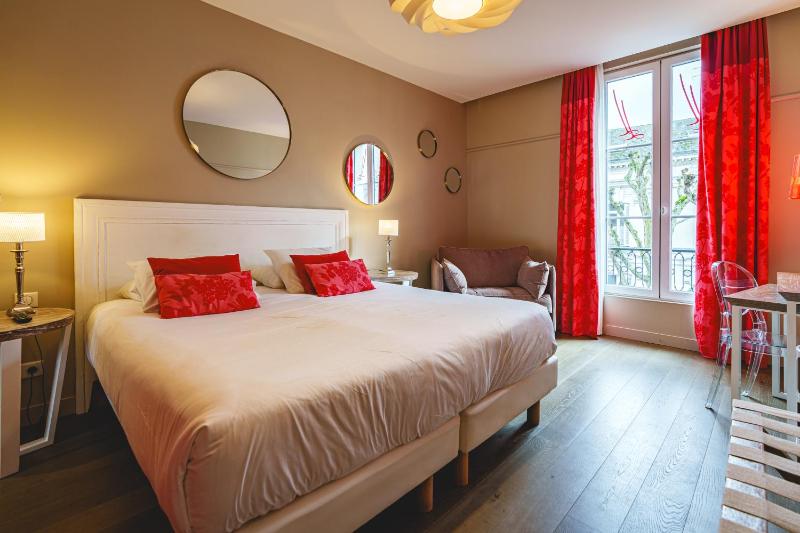 Deluxe Double Room image 3
