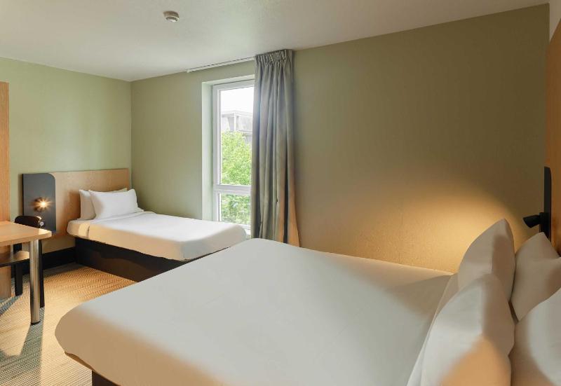 Triple Room image 3