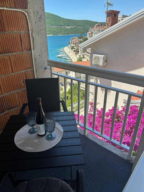 Studio Apartment with Balcony 6 image 3