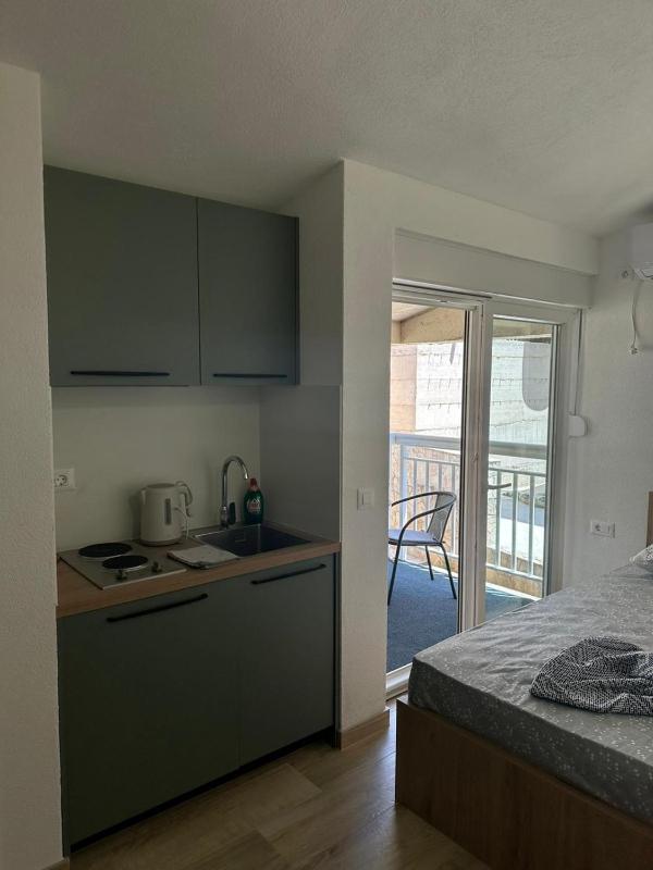 Studio Apartment with Terrace 4 image 2