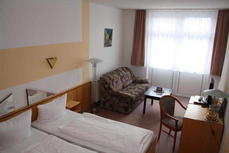 Standard Double Room with Sofa Bed image 1
