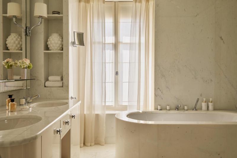 Junior Suite image 2