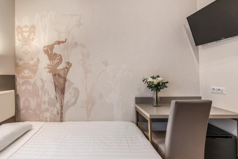 Superior Single Room image 4