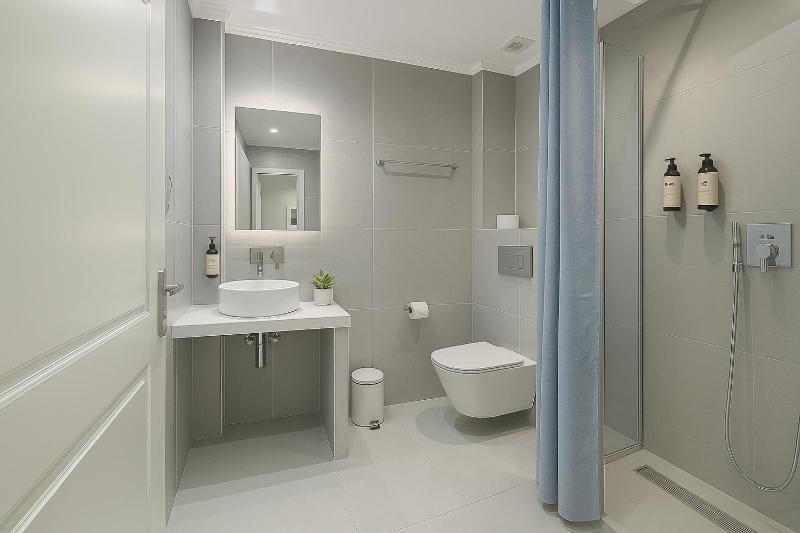 Quadruple Room with Sea View image 4