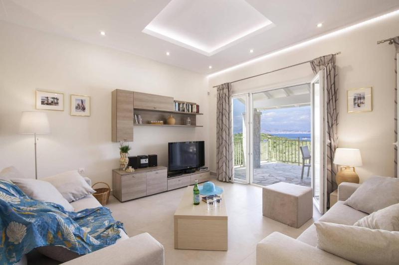 Villa Petra by Villa Plus - image 3