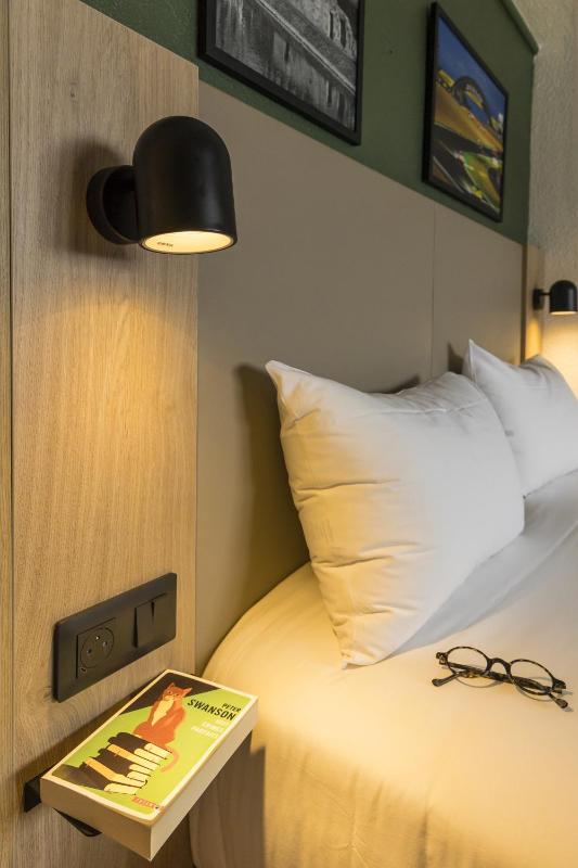 Double Room image 3