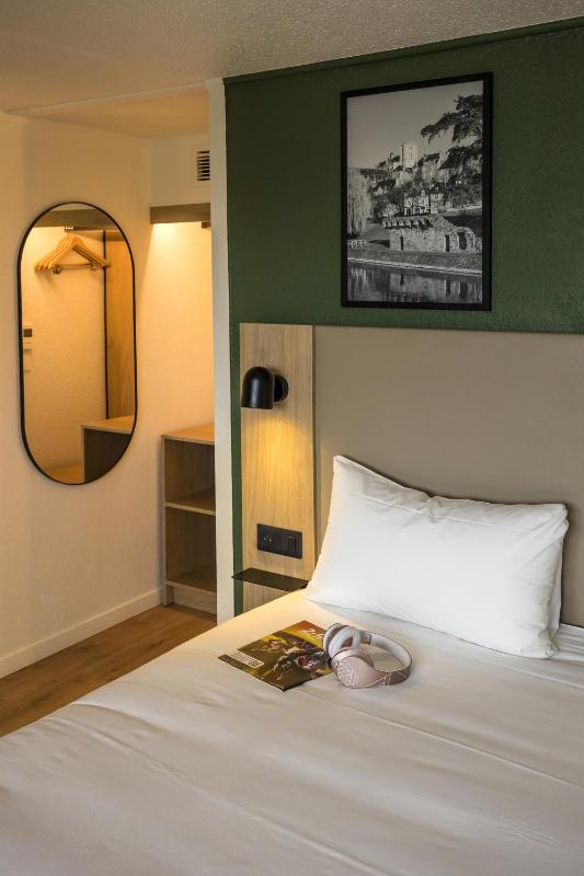 Double Room image 2