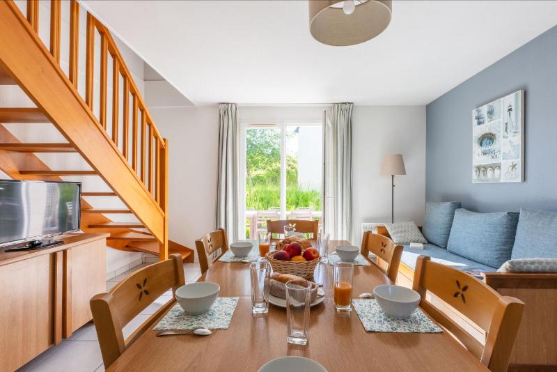 Three-Bedroom Apartment image 4