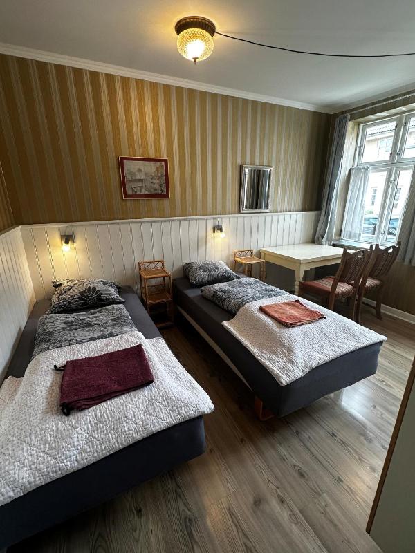 Double or Twin Room with Shared Bathroom image 1
